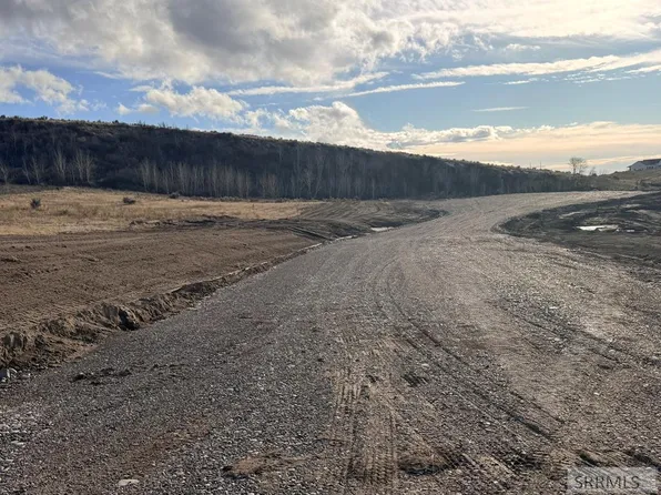 9 E Paintbrush Cir, Idaho Falls, ID 83406