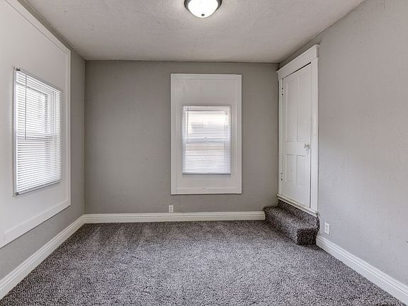 2nd image of 3228 Sacramento St