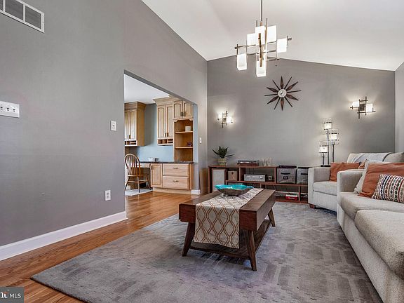 4th image of 2200 Lido Ln