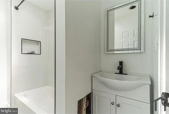 5524 Matthews St #B — Photo 10
