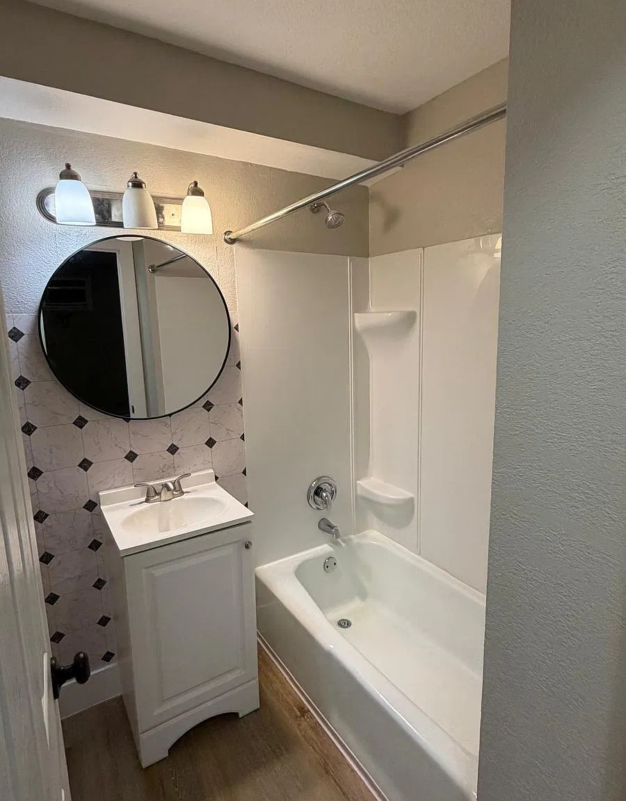 3 bed, 750 sqft, $1,050 — Photo 4