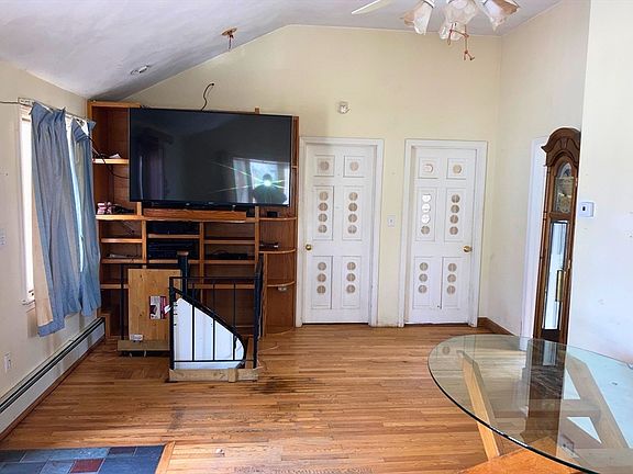 3rd image of 5 Hillcrest Rd