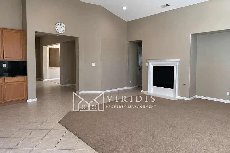 5 bed, 2862 sqft, $2,850 — Photo 3