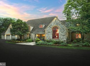 984 Summit Cir N, York, PA 17403