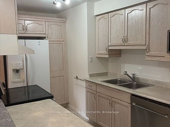 4th image of 4001 Don Mills Rd #131