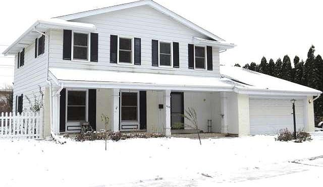 1st image of 609 Larchmont Dr