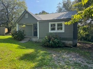 57 Circle Dr, Rossville, GA 30741
