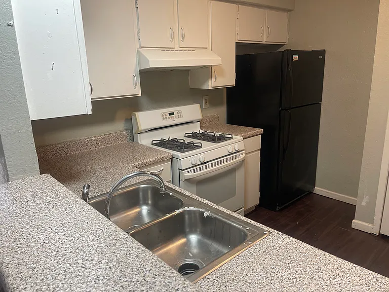 2200 Tabor Ct — Photo 7