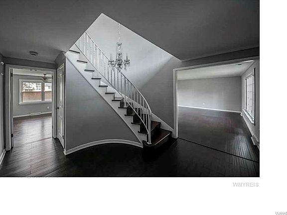 3rd image of 141 Morningstar Ct
