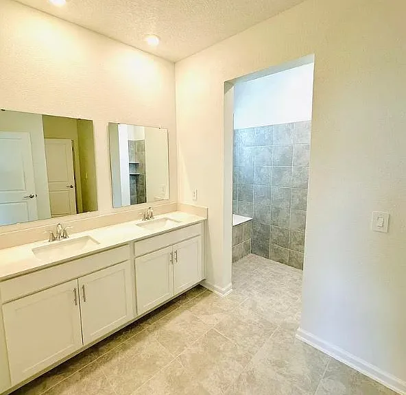 3013 Armstrong Ave — Photo 32