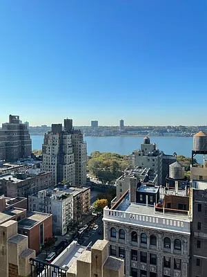 Rented by Compass | media 9