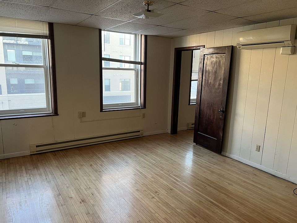 1st image of 408 N Broadway Dr