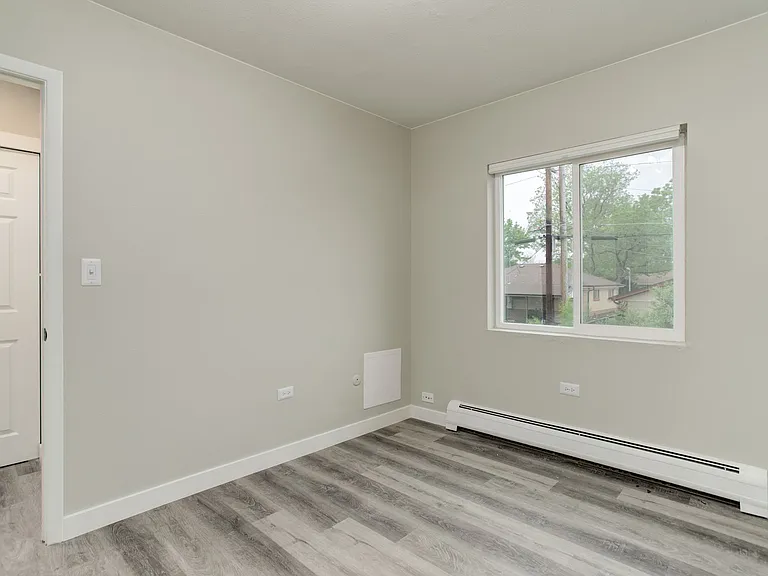 1 and 2 Bedroom Modern Renovated Living with a Community Courtyard & Dog Park in North Denver — Photo 14