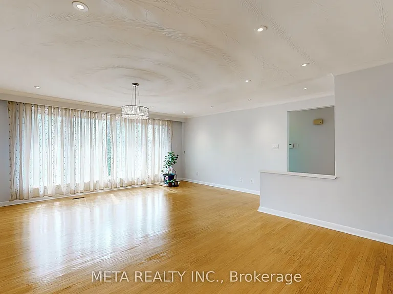 36 Dewlane Dr — Photo 4