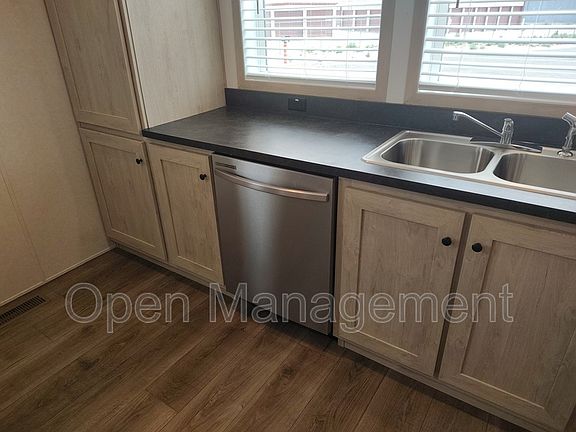 5th image of 46 Marcus Dr