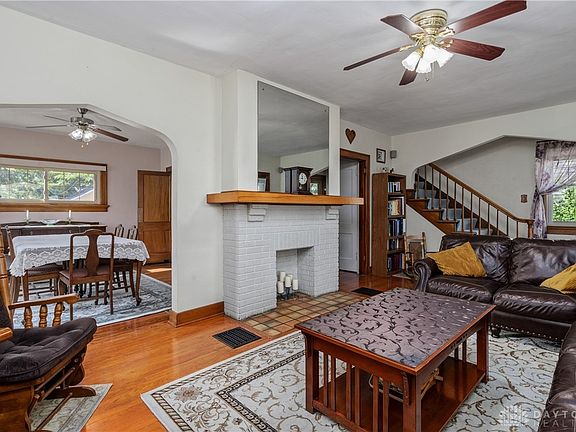5th image of 3128 Elliot Ave