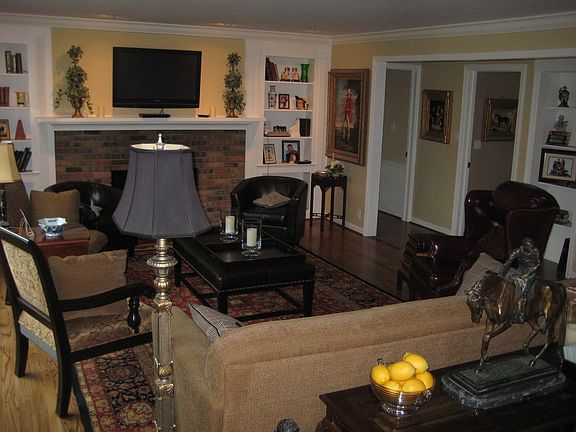 4th image of 1734 Allen Dr