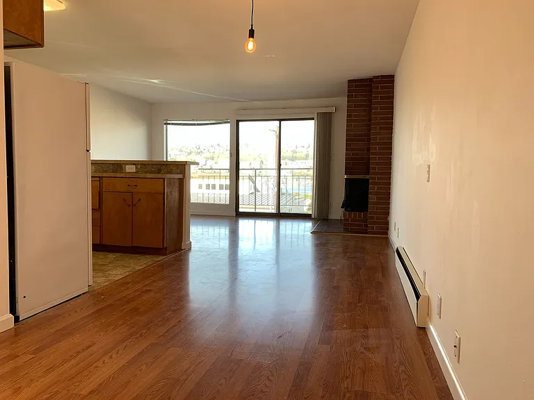 2214 Yale Ave E — Photo 23