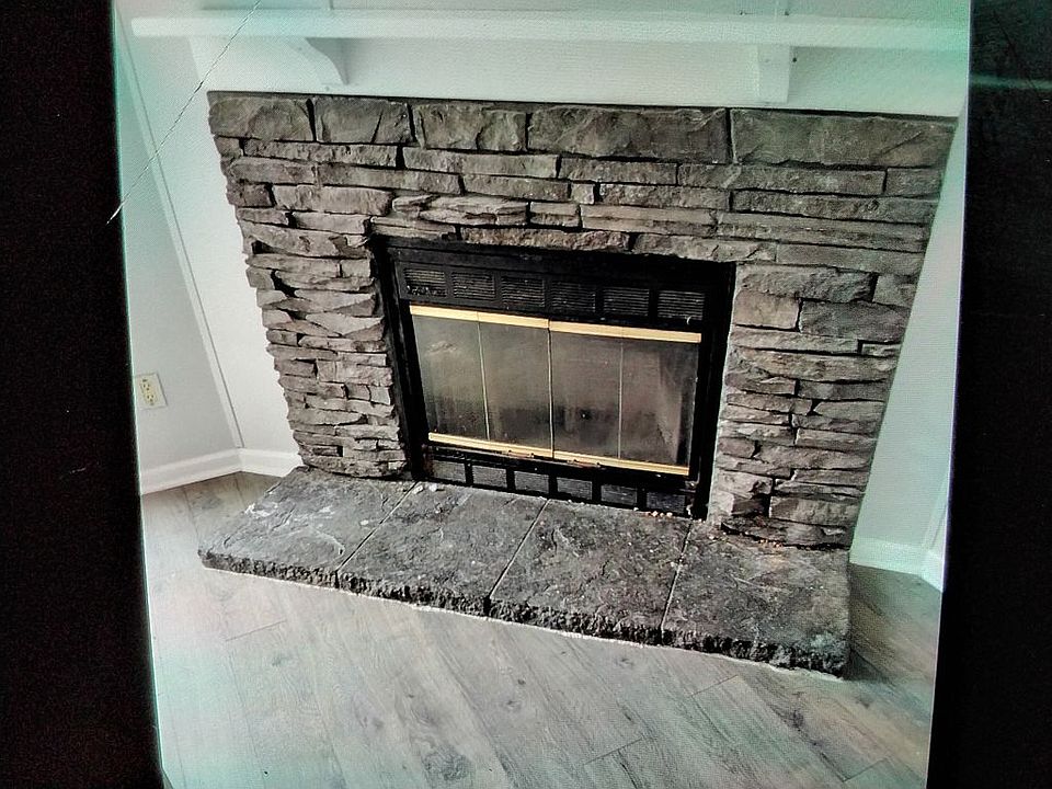 2nd image of 3200 Woodhaven Ln