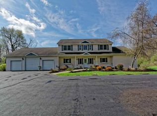 160 Moonlawn Rd, Troy, NY 12180