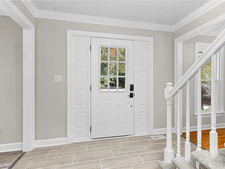 1605 Dey Cove Dr — Photo 2