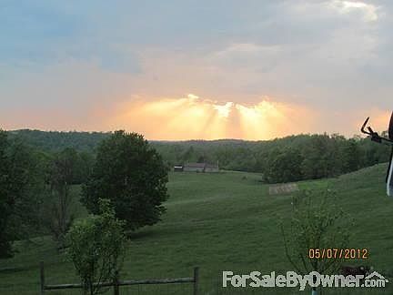 Spacious Country Kitchen