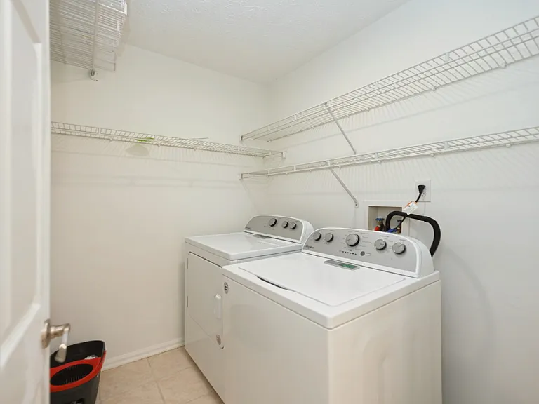 164 W Harbor Dr — Photo 14