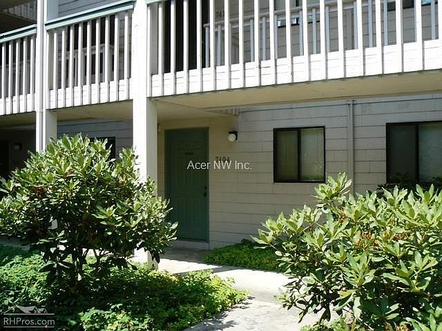 1st image of 7404 W Lake Sammamish Pkwy NE