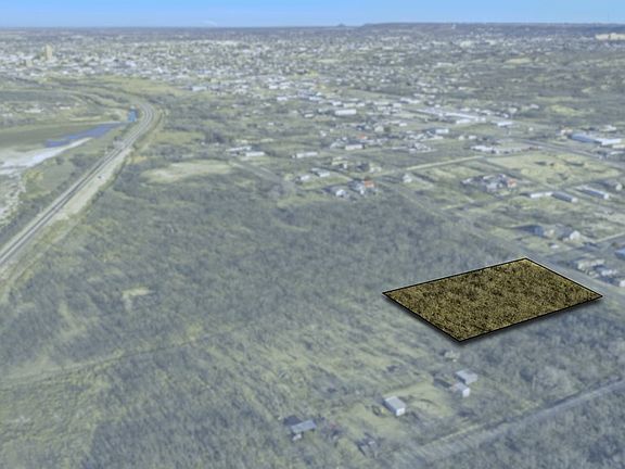 5th image of 101 N Lockhart St