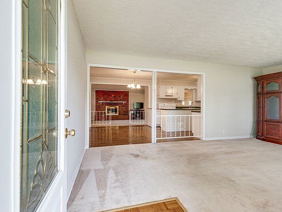 5th image of 870 Galloway St