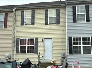 28 Sanford Dr, Bunker Hill, WV 25413