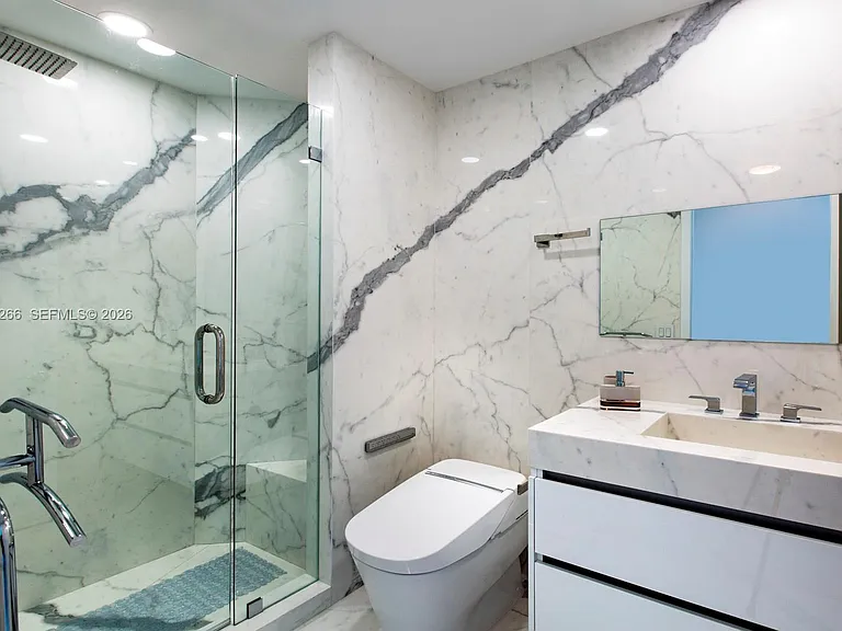 100 S Pointe Dr #3701 — Photo 19