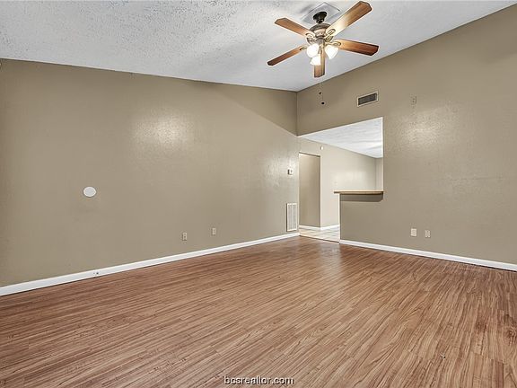 4th image of 33333335 Lodgepole Cir
