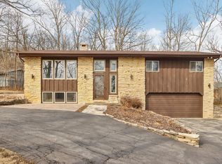 S75W19390 Woodland Pl, Muskego, WI 53150