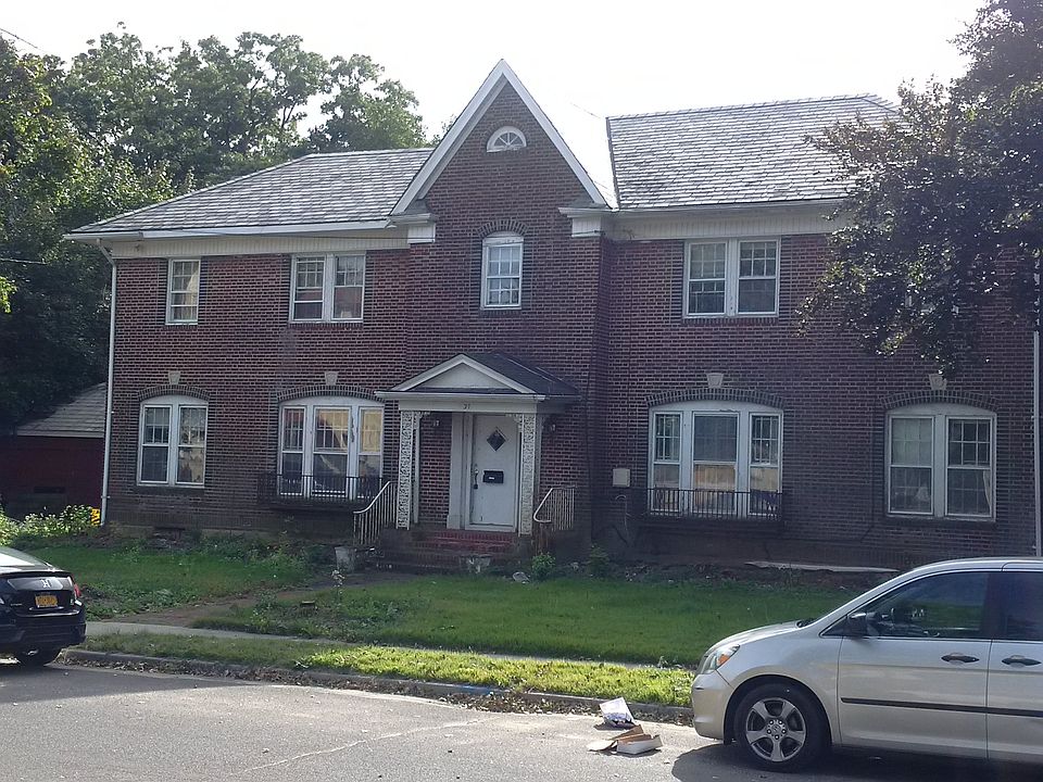2nd image of 31 Oak St