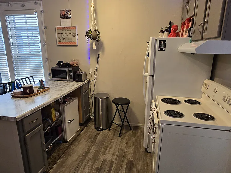 906 Oxford Ave #1 — Photo 5