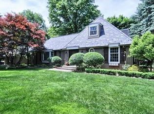 5988 Cobb Creek Rd, Rochester, MI 48306