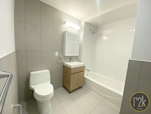 Rented by Realty 2000 Corp | media 42