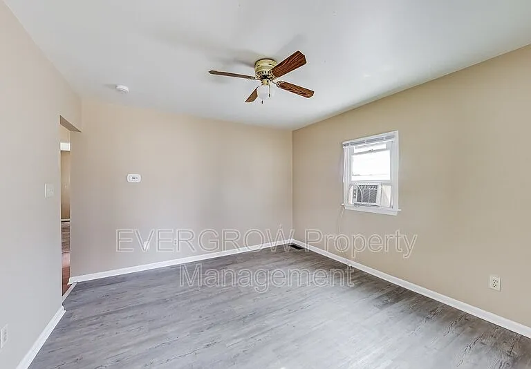 1417 N Denny St — Photo 6