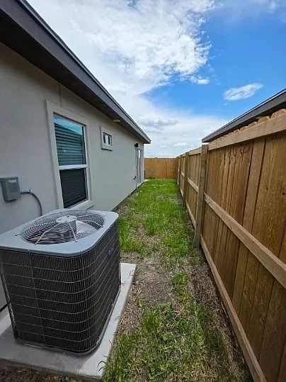 1807 West Violet Drive - 4 — Photo 2