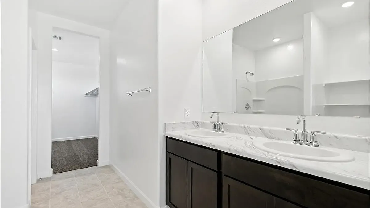 4 bed, 1967 sqft, $2,499 — Photo 4