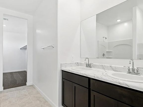 4th image of 2761 W Sheppard Ave