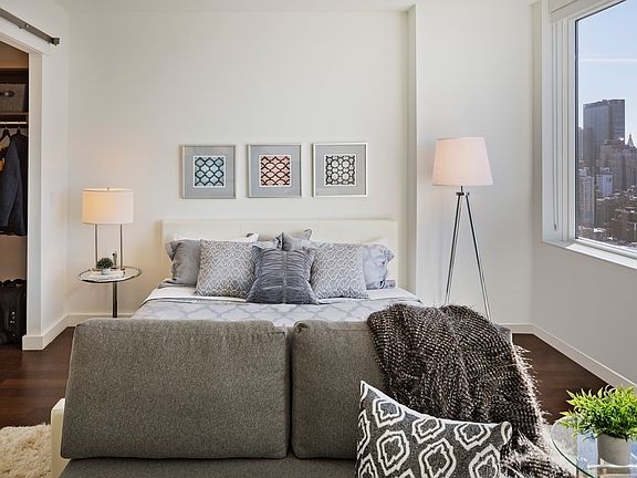 5th image of 605 W 42nd St APT 22R