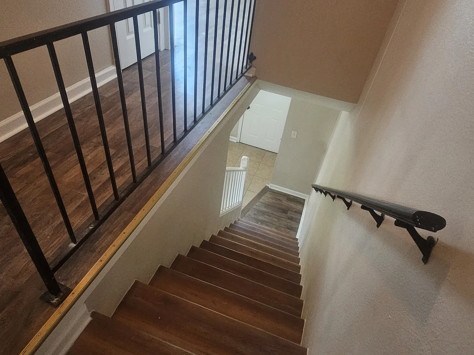 3 bed, 2.5 bath, 1500 sqft, $1,750 — Photo 3