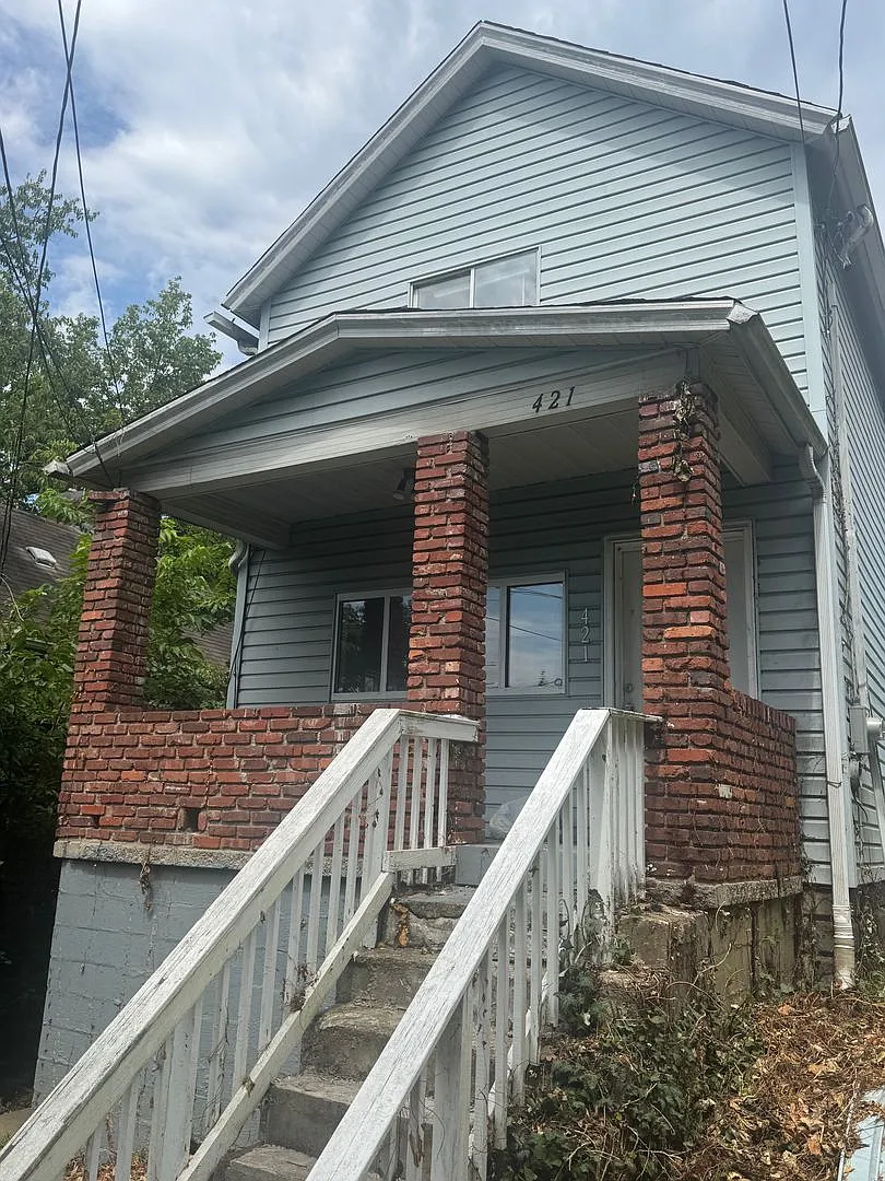 Charming 2BR Home in McKeesport — Photo 1
