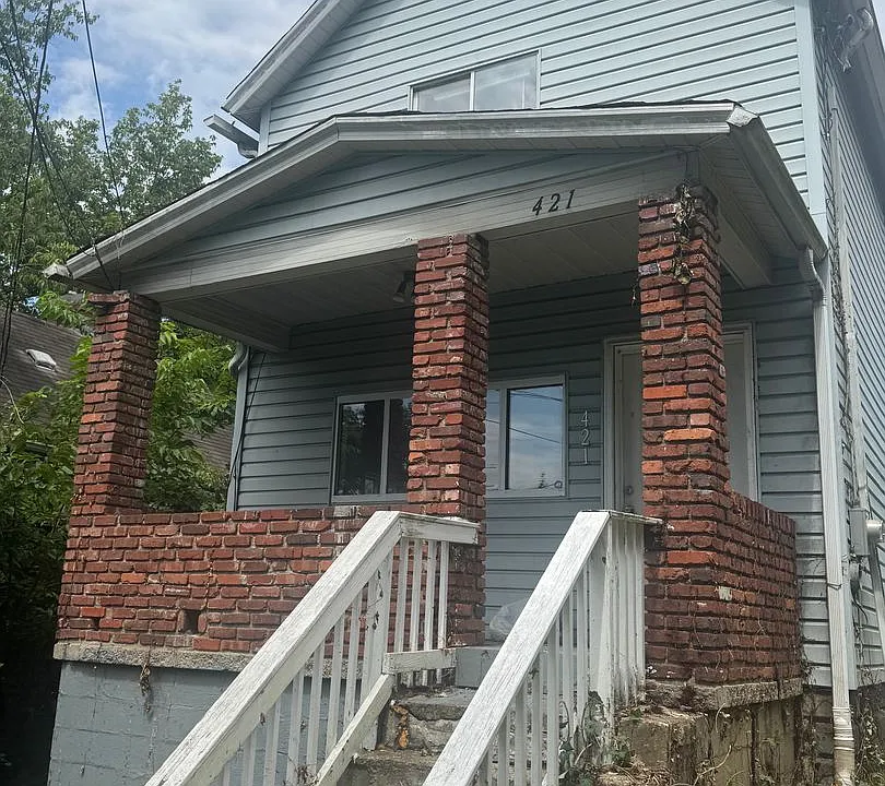 421 High St