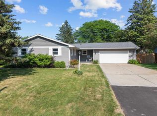 2540 Palisades Ln, Appleton, WI 54915