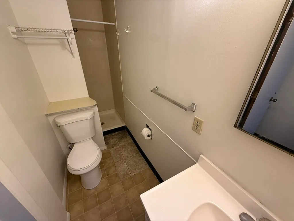 7700 McKnight Ave NE — Photo 2