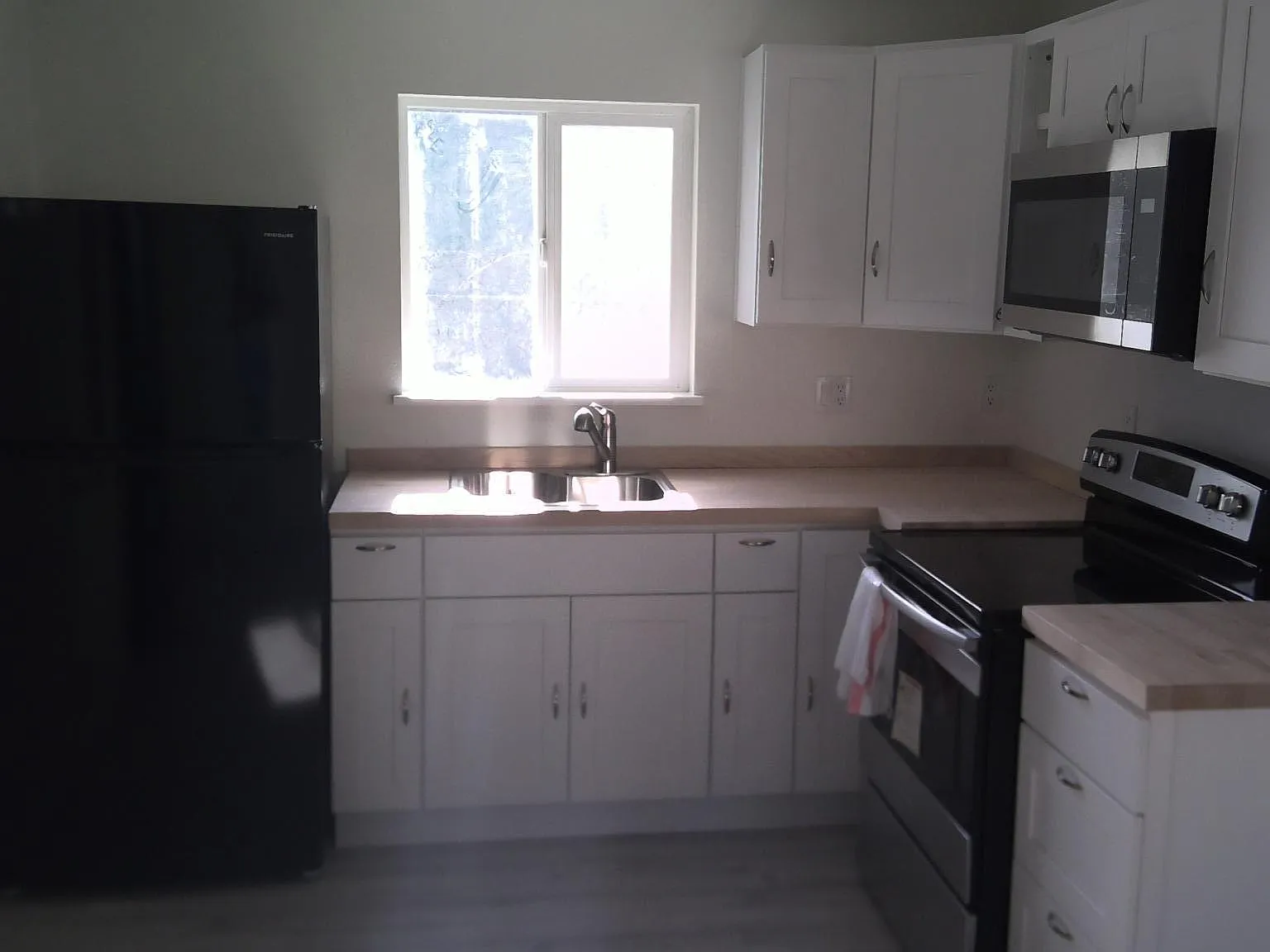 720 S Southern St — Photo 2