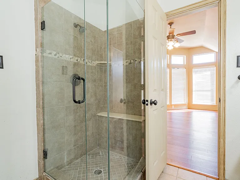 1875 Crestlake Dr — Photo 25